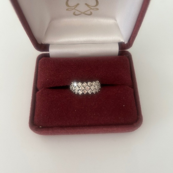 Diamond wedding band
